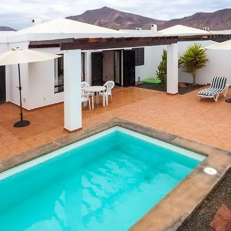 Velilla Villa Playa Blanca